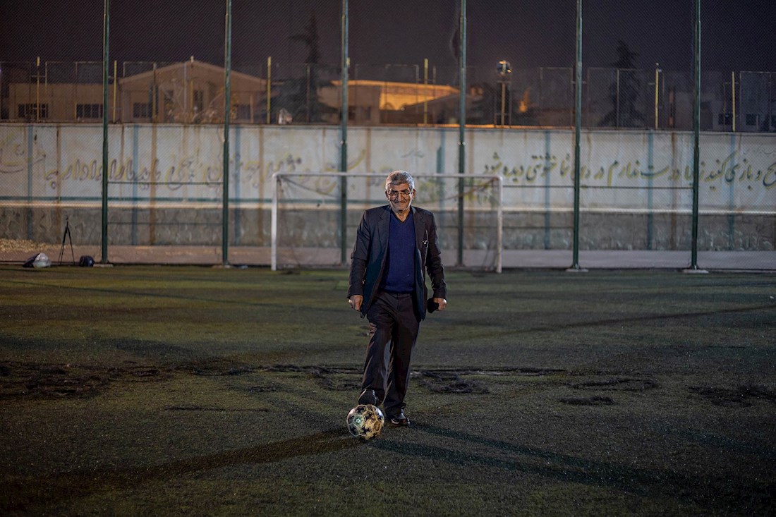آقا رضا به دلیل آسیبی که در فوتبال دید، چشمش کم بینا شد و دیگر نتوانست فوتبال بازی کند.